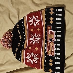 SF nwot snowflakes beanie
